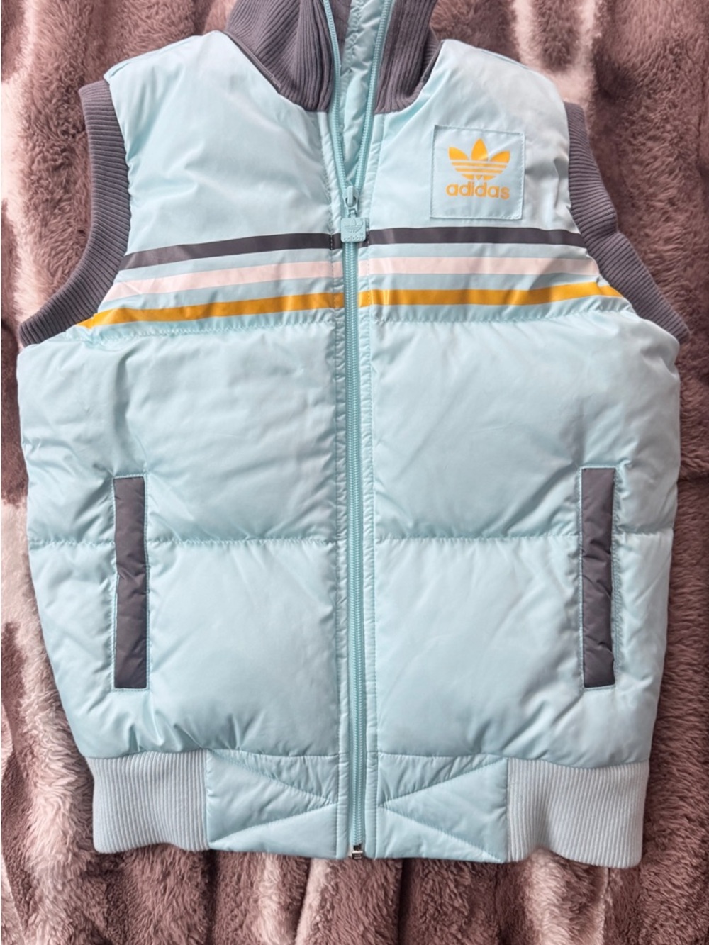 adidas vintageLight Blue Puffer Vest with Gray very thick